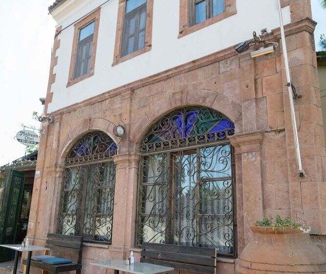 ホテル Mahzen Küçükköy