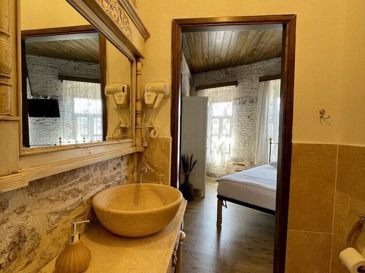 ホテル Mahzen Küçükköy