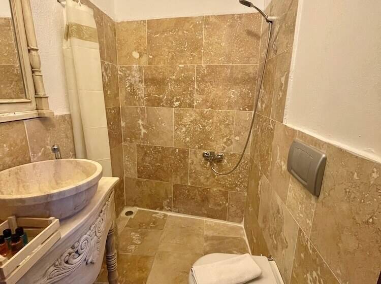 ホテル Mahzen Küçükköy