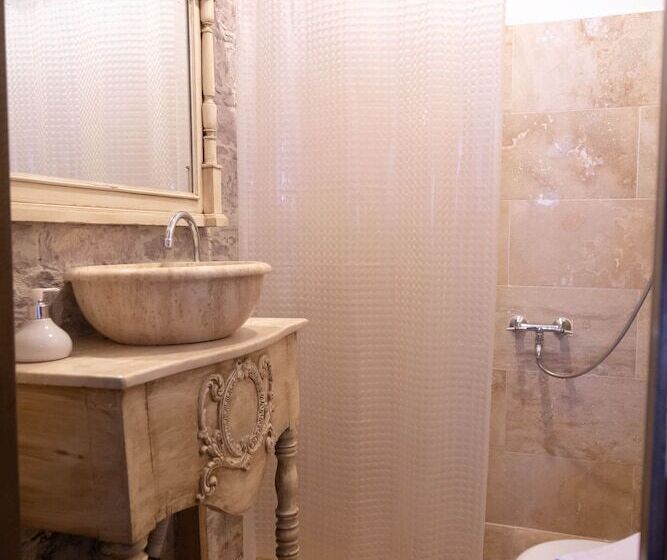 ホテル Mahzen Küçükköy