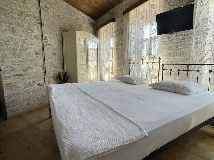 ホテル Mahzen Küçükköy