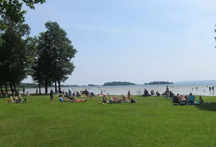 Hotelli Sikhalls Camping Och Restaurang