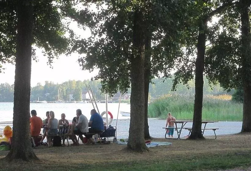 Hotelli Sikhalls Camping Och Restaurang