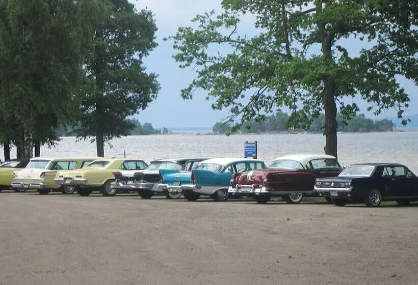 Hotelli Sikhalls Camping Och Restaurang