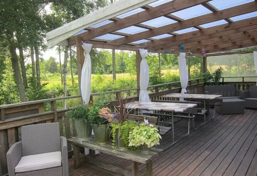 Hotelli Sikhalls Camping Och Restaurang