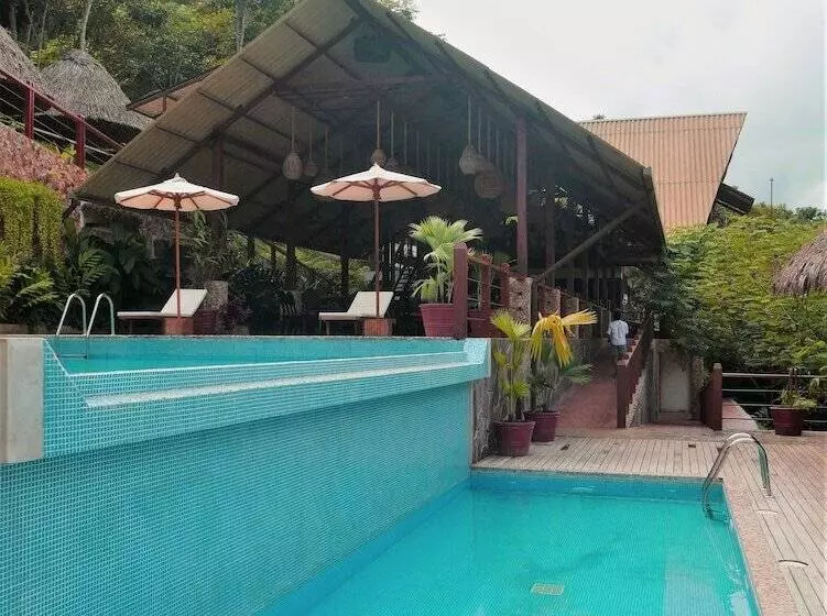 ホテル Sumaj Lagoon Lodge