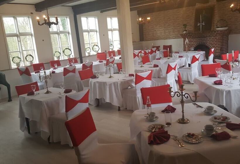 Отель Tranekær Slotskro