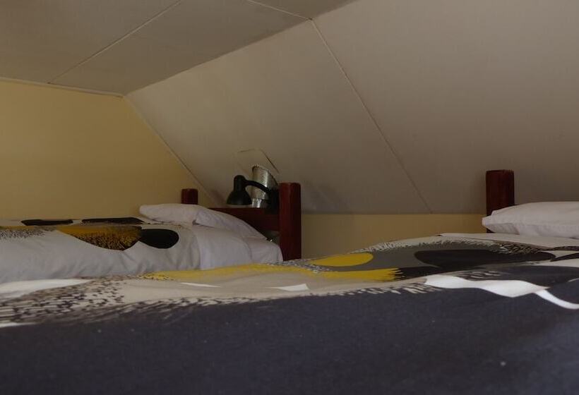 Maytenus Bed And Breakfast Hostel