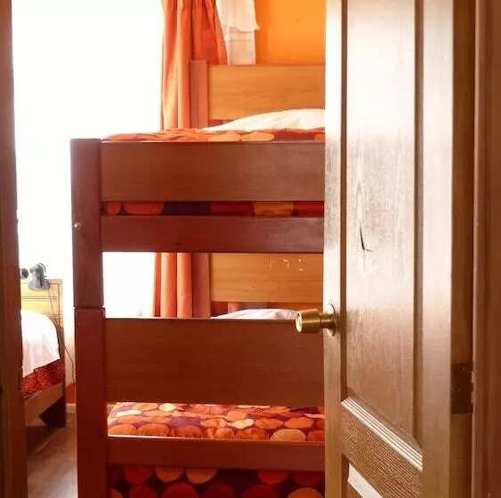 Maytenus Bed And Breakfast   Hostel