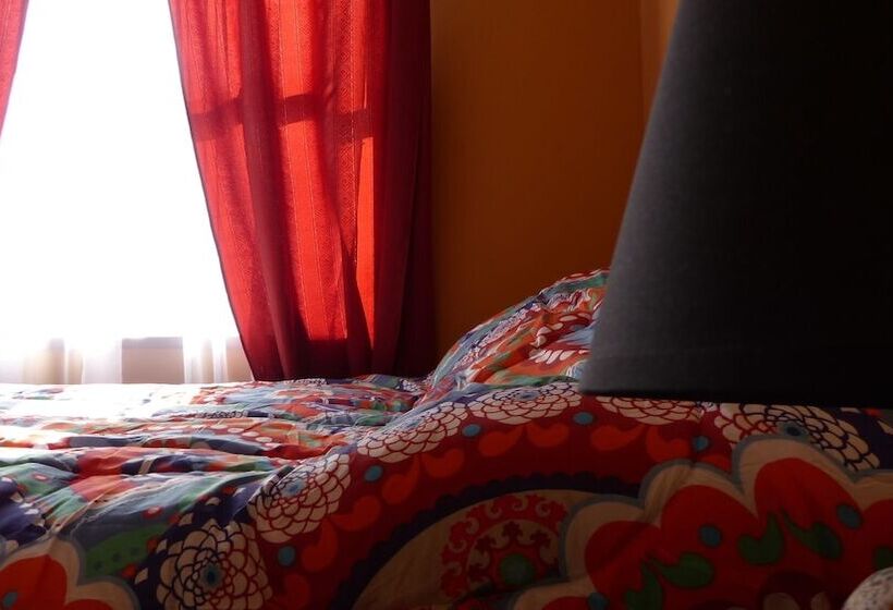 Maytenus Bed And Breakfast Hostel