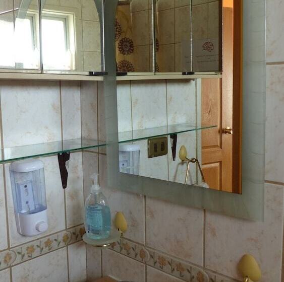 Maytenus Bed And Breakfast Hostel