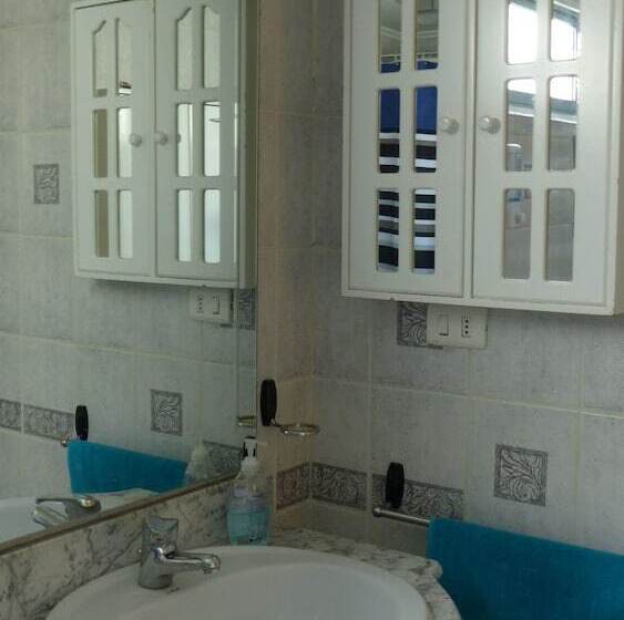 Maytenus Bed And Breakfast Hostel