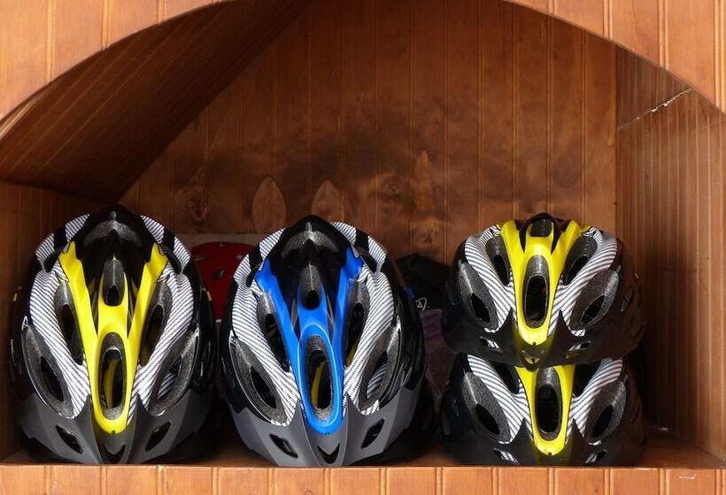 Maytenus Bed And Breakfast Hostel