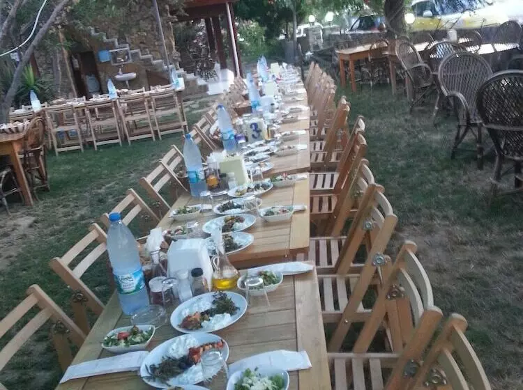 پانسیون Gokceada Uysallar Köy Evi