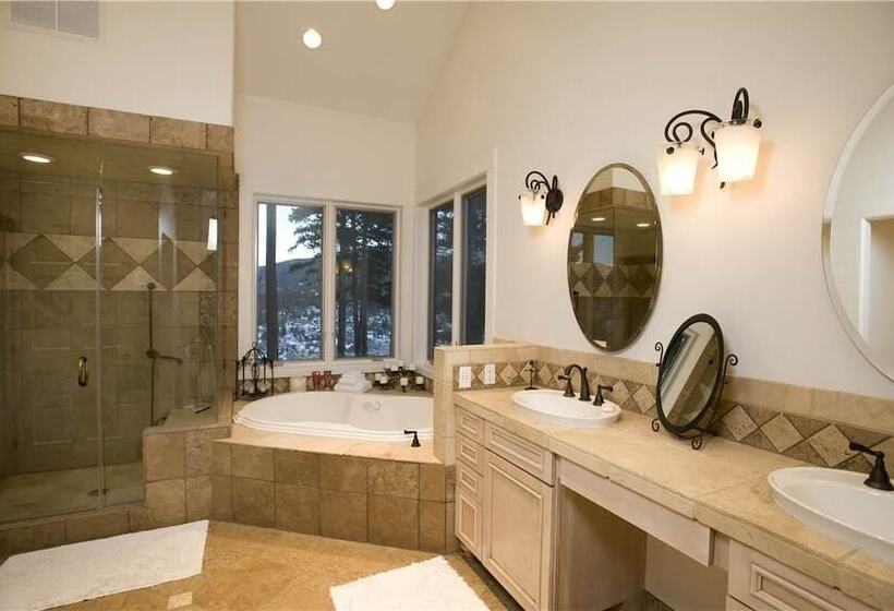 A Lookout Lodge House