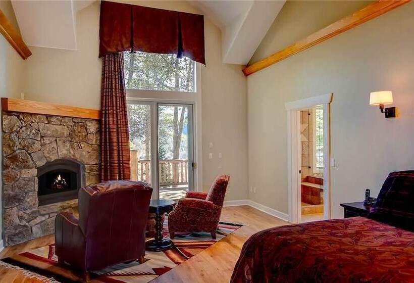 A Lookout Lodge House