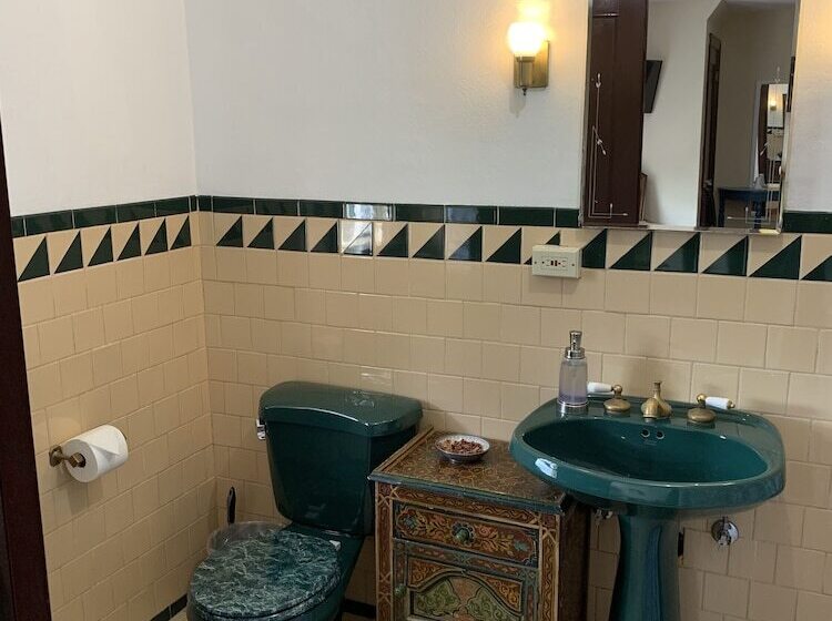 צימר Georgian Garden Inn