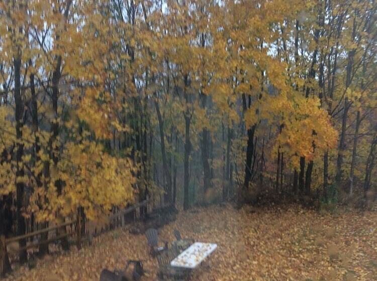 צימר Georgian Garden Inn