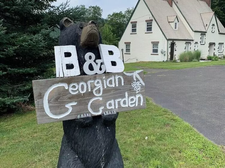 ベッドアンドブレックファースト Georgian Garden Inn