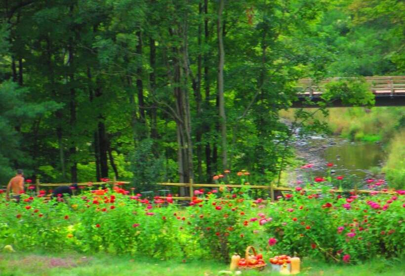 צימר Georgian Garden Inn