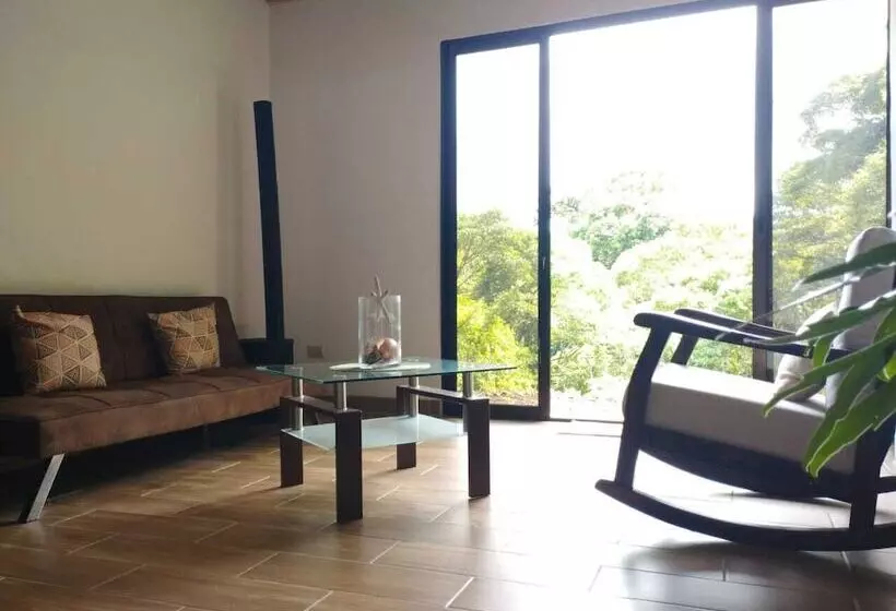 Hostelli Essence Arenal Spa & Yoga