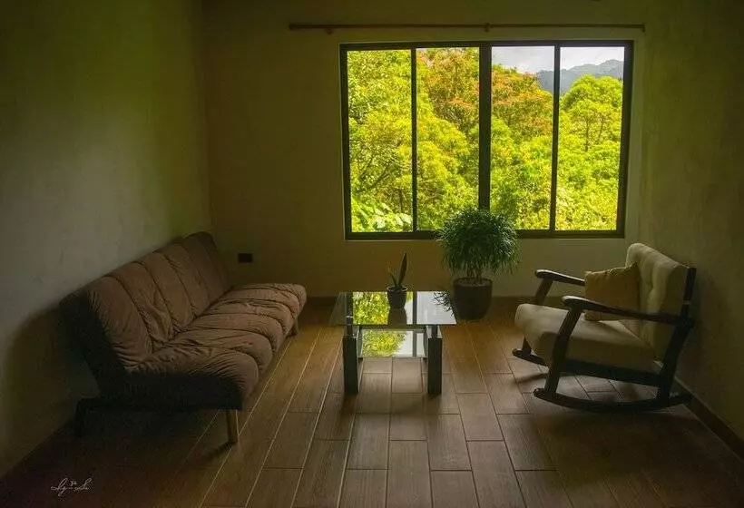 Hostelli Essence Arenal Spa & Yoga