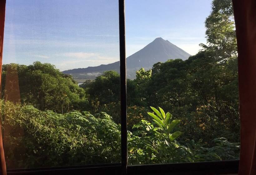 مسافرخانه Essence Arenal Spa & Yoga