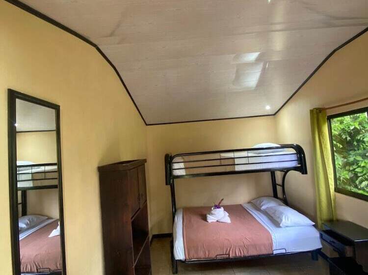 مسافرخانه Essence Arenal Spa & Yoga