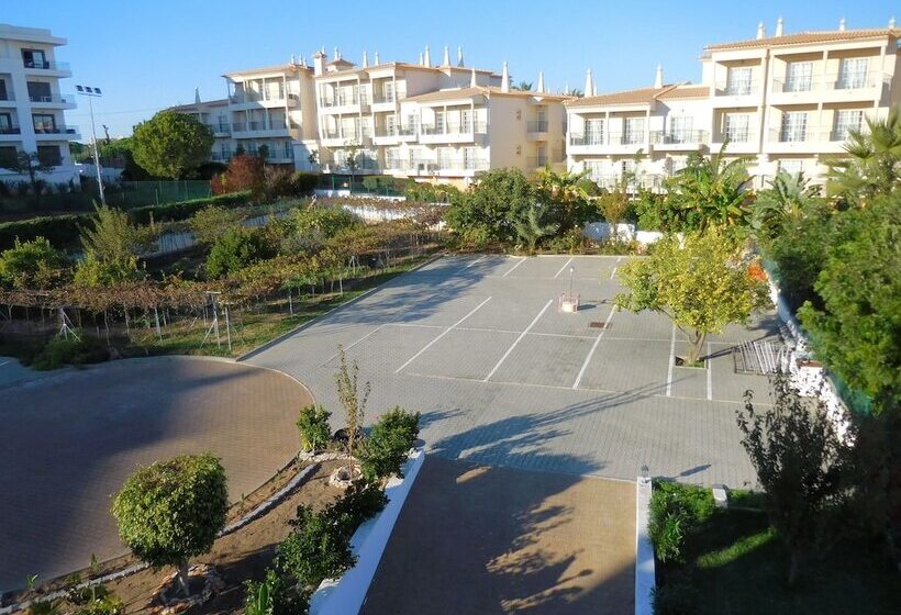 هتل Apartamentos Cabrita