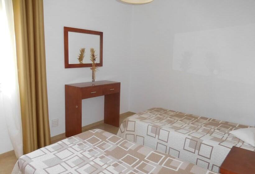 هتل Apartamentos Cabrita