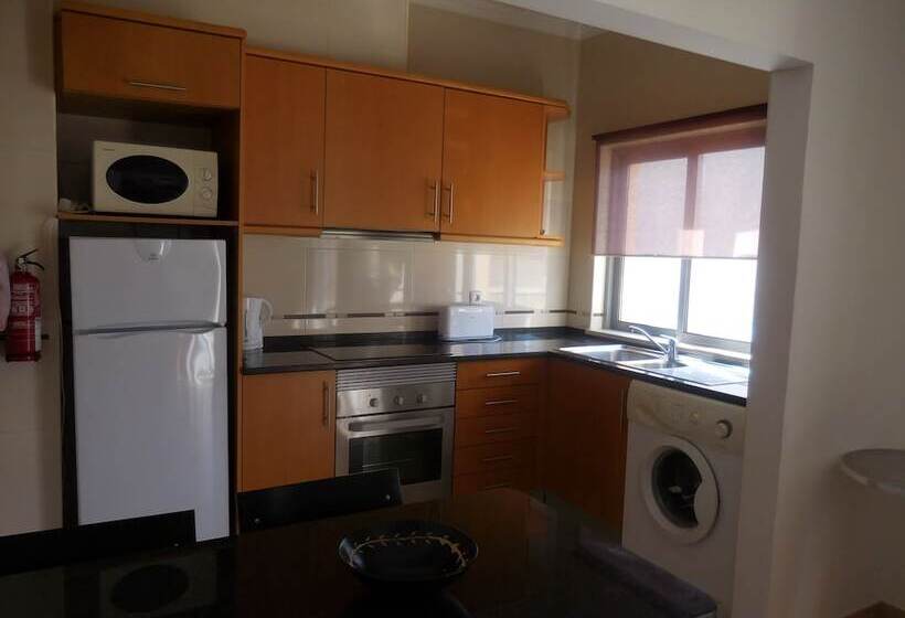 هتل Apartamentos Cabrita