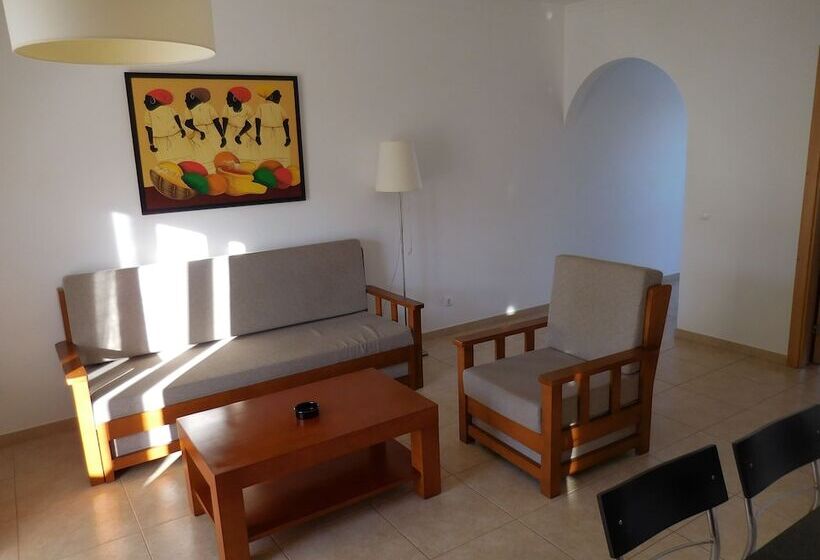 هتل Apartamentos Cabrita