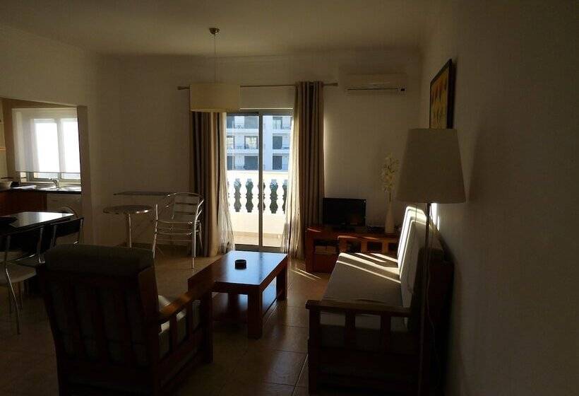 هتل Apartamentos Cabrita