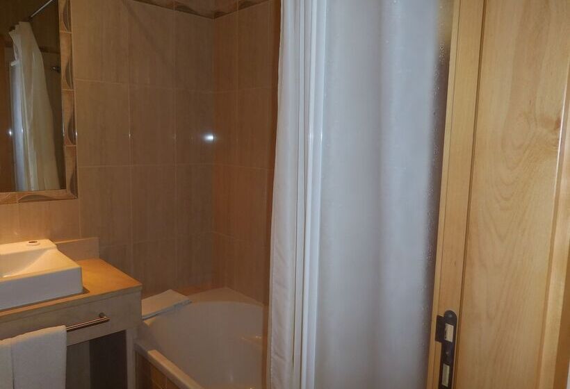 هتل Apartamentos Cabrita