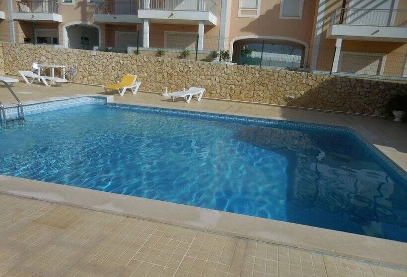 هتل Apartamentos Cabrita