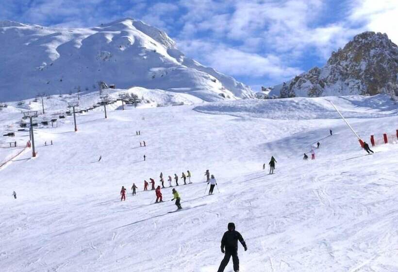 Отель Chalet Des Domaines De La Vanoise