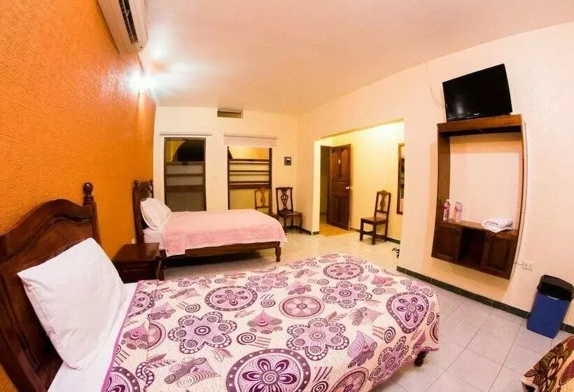 Hotelli Del Angel Inn