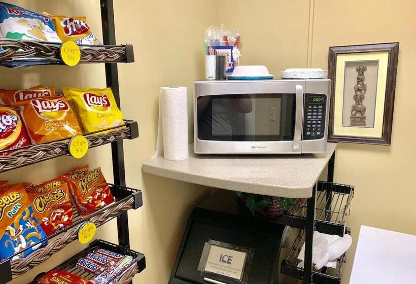 ホテル Monroe Street Suites