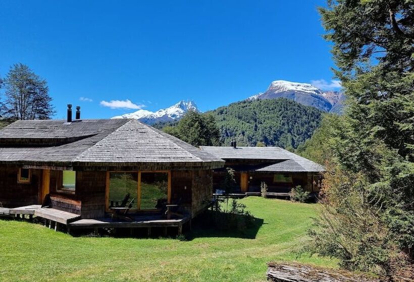 Отель Peuma Lodge Patagonia