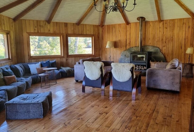 Отель Peuma Lodge Patagonia
