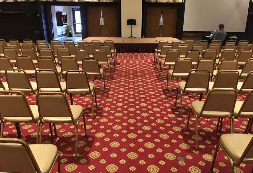 호텔 The Seasons Lodge