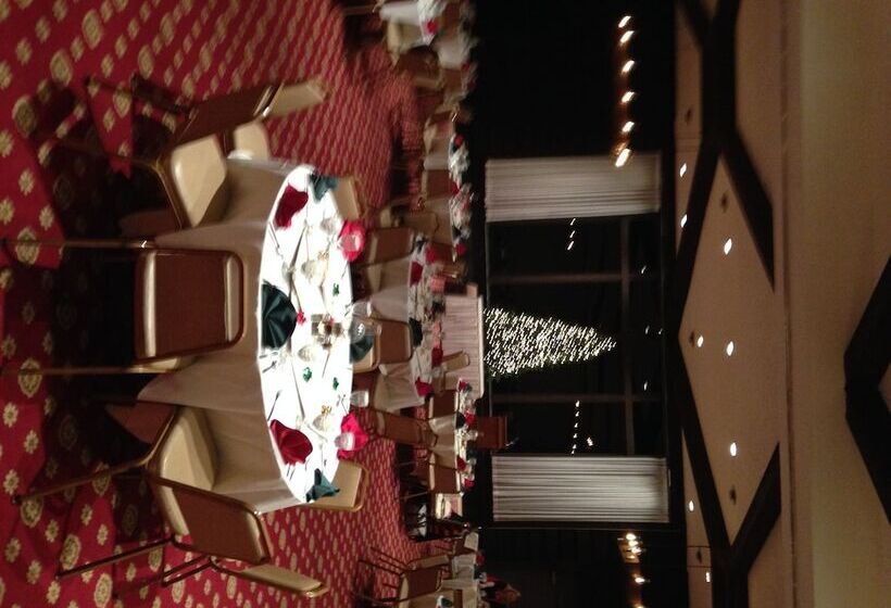 호텔 The Seasons Lodge