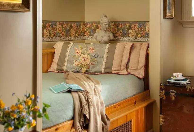 Journey Inn Bed & Breakfast