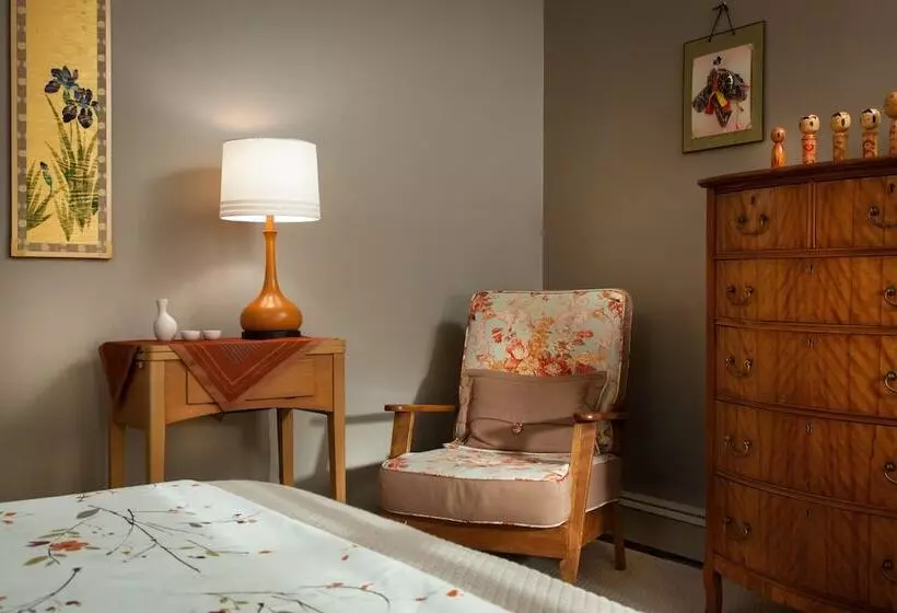 Journey Inn Bed & Breakfast