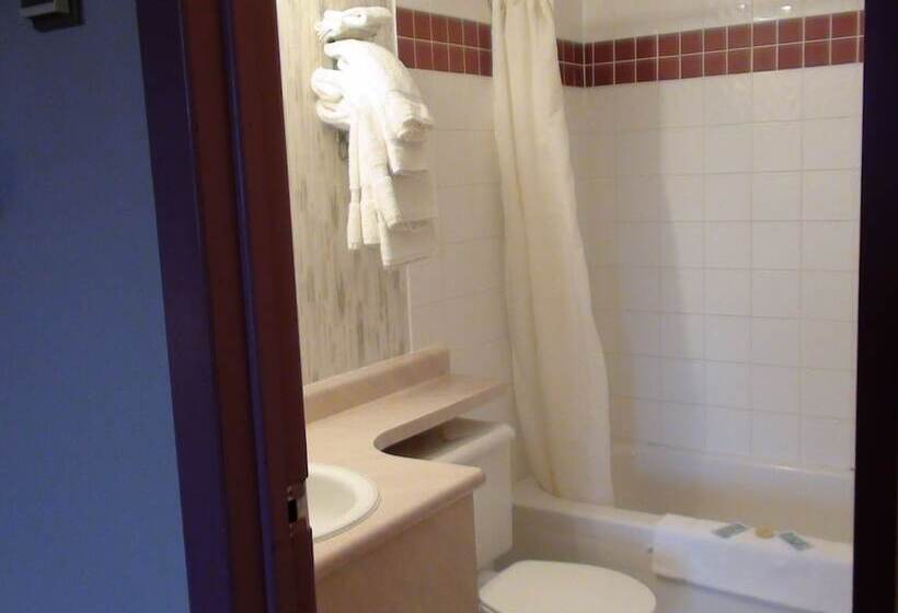 L Orée Des Bois Motel