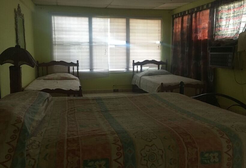 La Perla Del Pacifico   Hostel