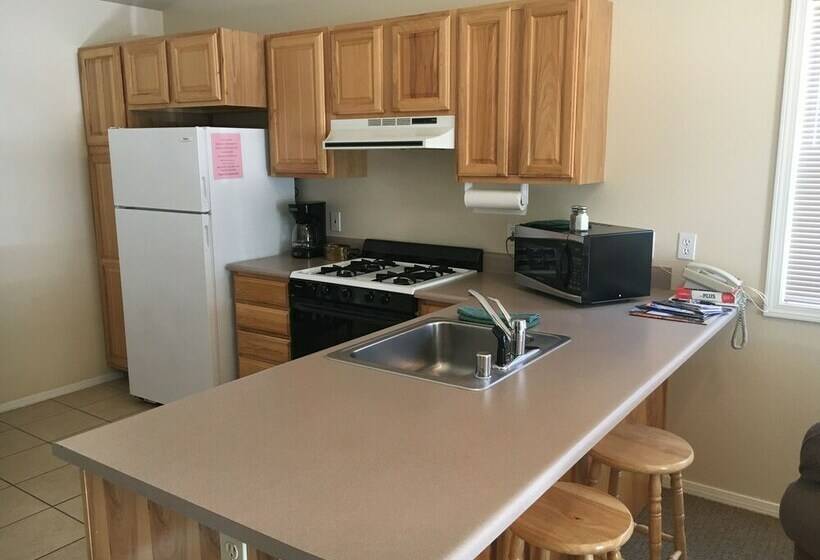 Мотель Mountain Landing Suites & Rv Park