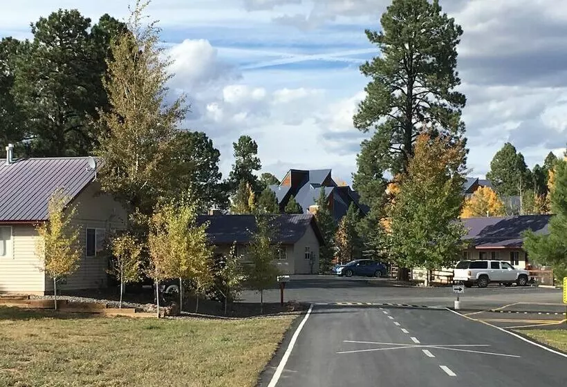 Motelli Mountain Landing Suites & Rv Park