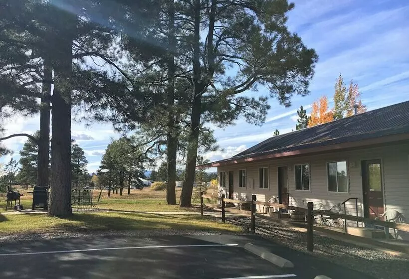 Motelli Mountain Landing Suites & Rv Park