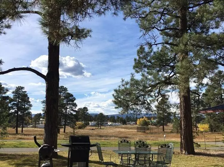 Motelli Mountain Landing Suites & Rv Park